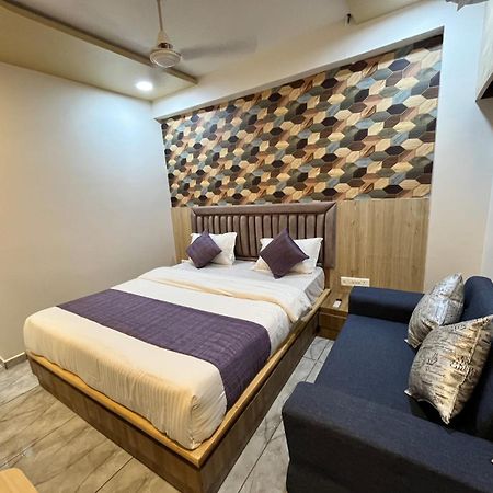 Hotel Alpine 阿穆达巴 外观 照片