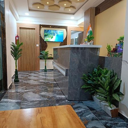 Hotel Alpine 阿穆达巴 外观 照片